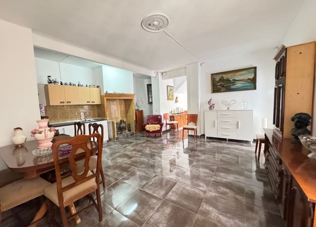 6 bedroom Townhouse for sale in Blanca - € 102,000 (Ref: 9079845)