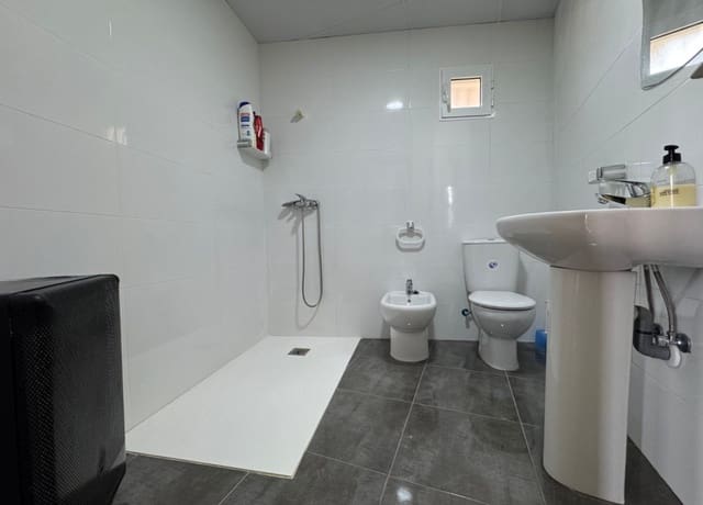 6 bedroom Townhouse for sale in Blanca - € 102,000 (Ref: 9079845)