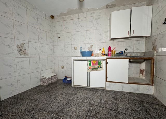 4 bedroom Townhouse for sale in Blanca - € 47,000 (Ref: 9084708)