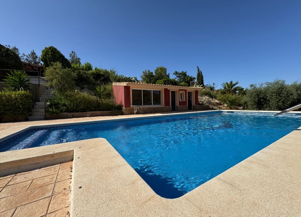 4 soveværelse Finca/Landehus til salg i Ojos med swimmingpool garage - € 636.300 (Ref: 9084813)