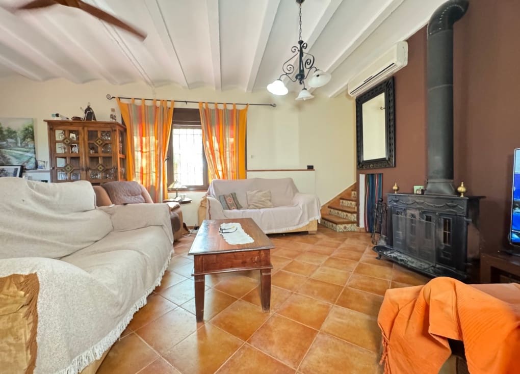 4 soveværelse Finca/Landehus til salg i Ojos med swimmingpool garage - € 636.300 (Ref: 9084813)