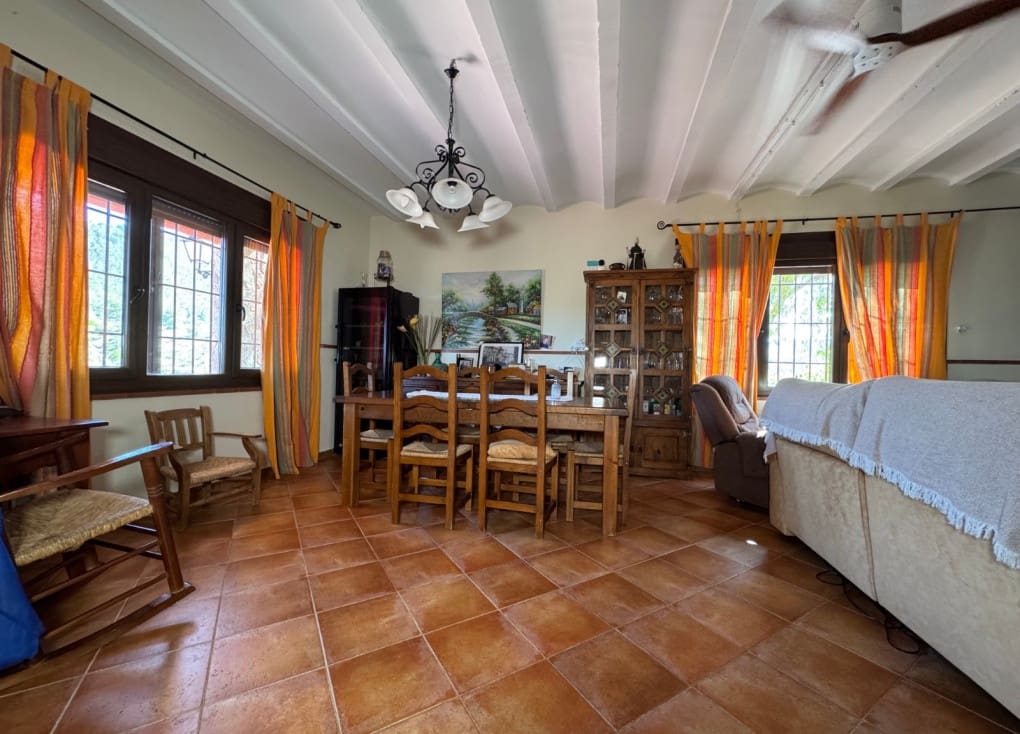 4 soveværelse Finca/Landehus til salg i Ojos med swimmingpool garage - € 636.300 (Ref: 9084813)