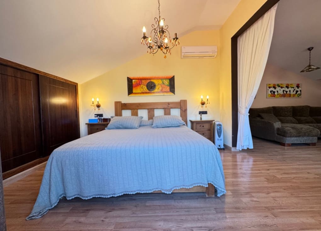 4 soveværelse Finca/Landehus til salg i Ojos med swimmingpool garage - € 636.300 (Ref: 9084813)