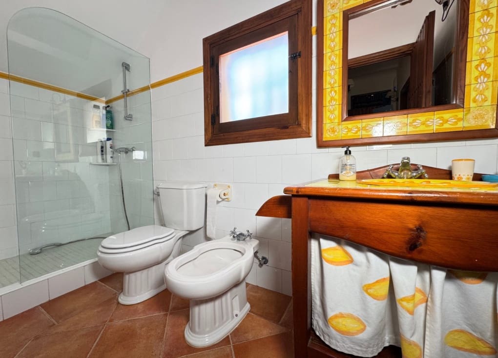 4 soveværelse Finca/Landehus til salg i Ojos med swimmingpool garage - € 636.300 (Ref: 9084813)