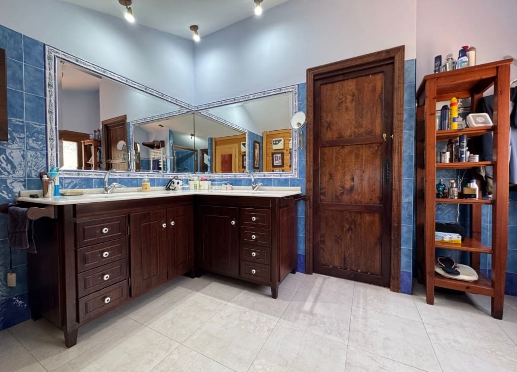 4 soveværelse Finca/Landehus til salg i Ojos med swimmingpool garage - € 636.300 (Ref: 9084813)