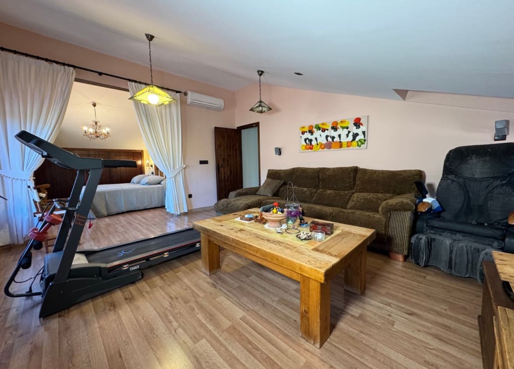 4 soveværelse Finca/Landehus til salg i Ojos med swimmingpool garage - € 636.300 (Ref: 9084813)