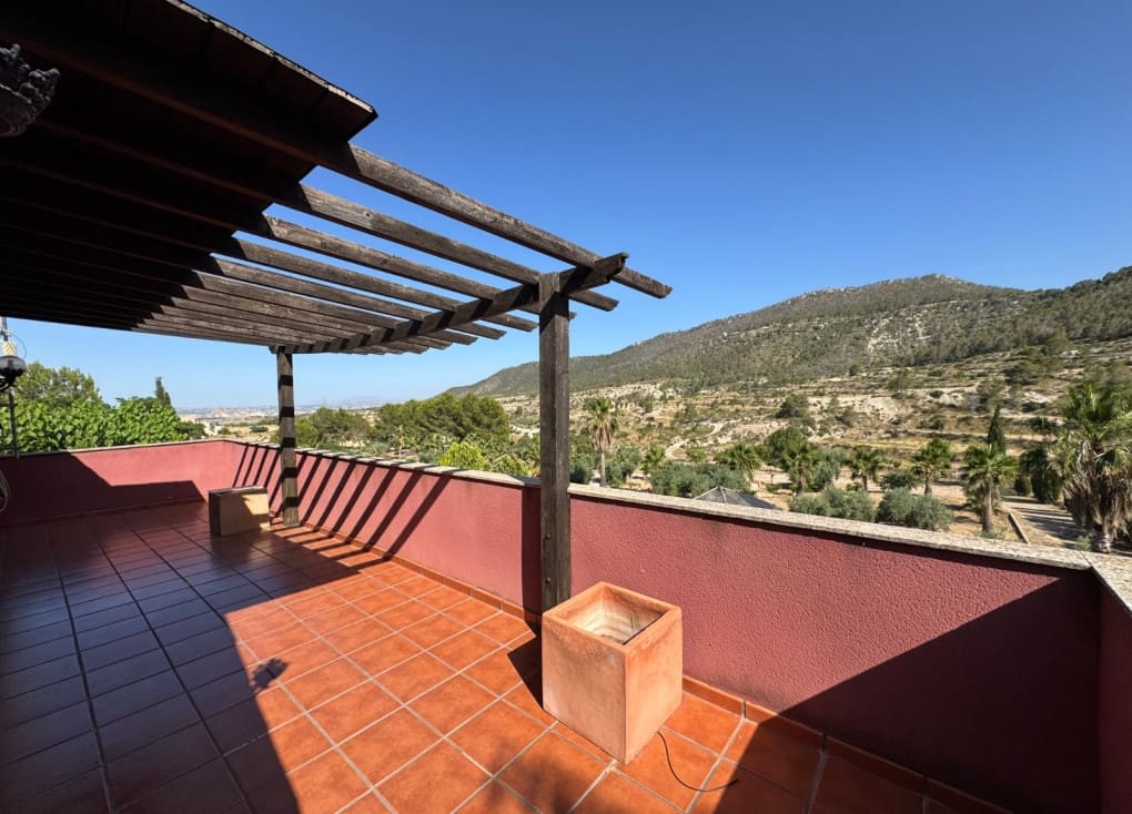 4 soveværelse Finca/Landehus til salg i Ojos med swimmingpool garage - € 636.300 (Ref: 9084813)