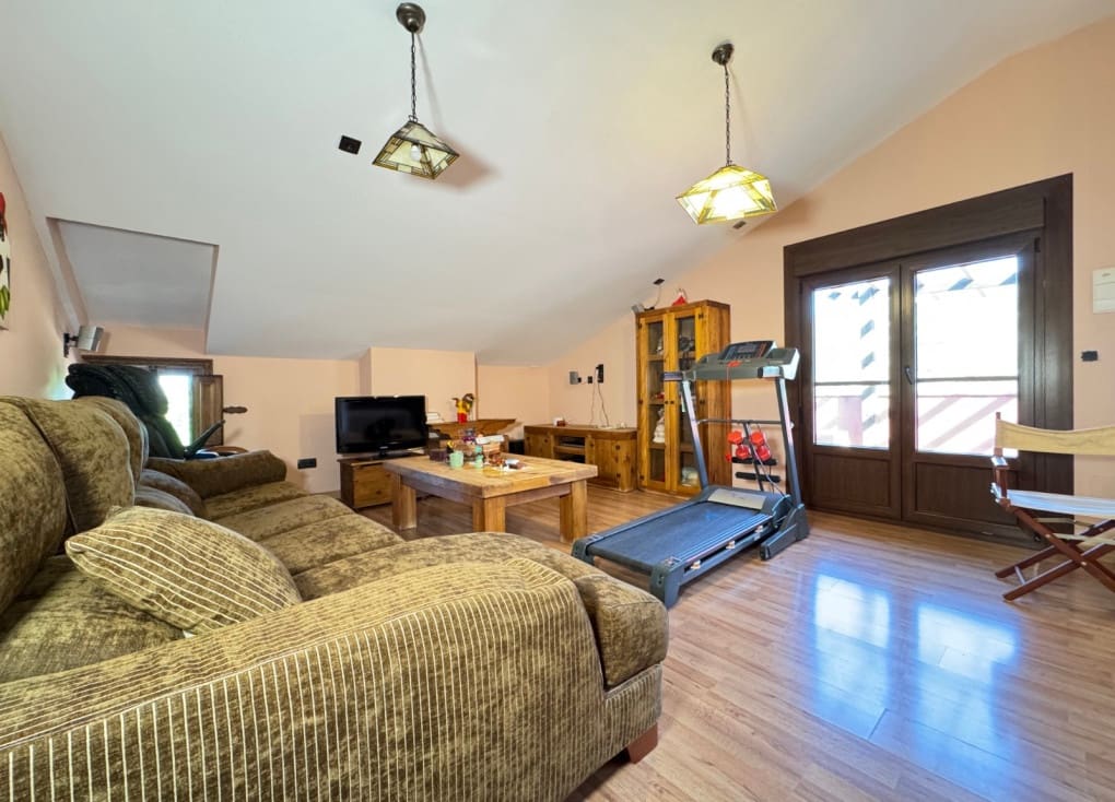 4 soveværelse Finca/Landehus til salg i Ojos med swimmingpool garage - € 636.300 (Ref: 9084813)