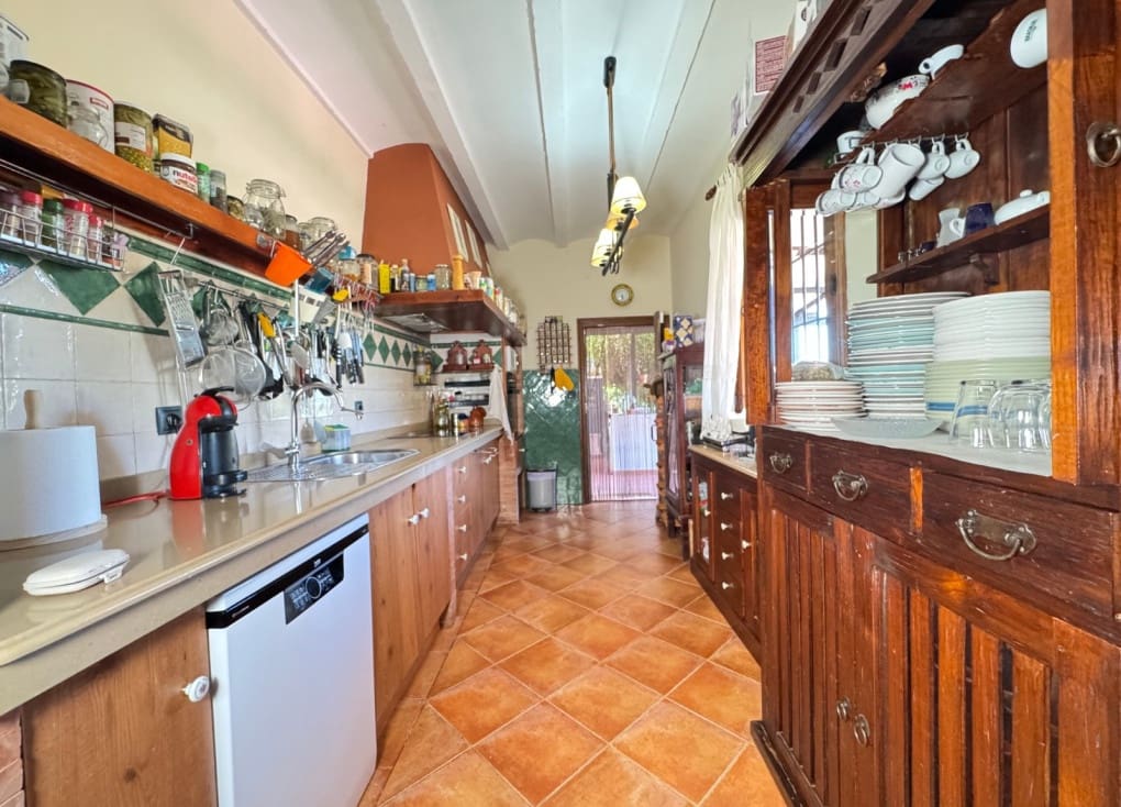 4 soveværelse Finca/Landehus til salg i Ojos med swimmingpool garage - € 636.300 (Ref: 9084813)