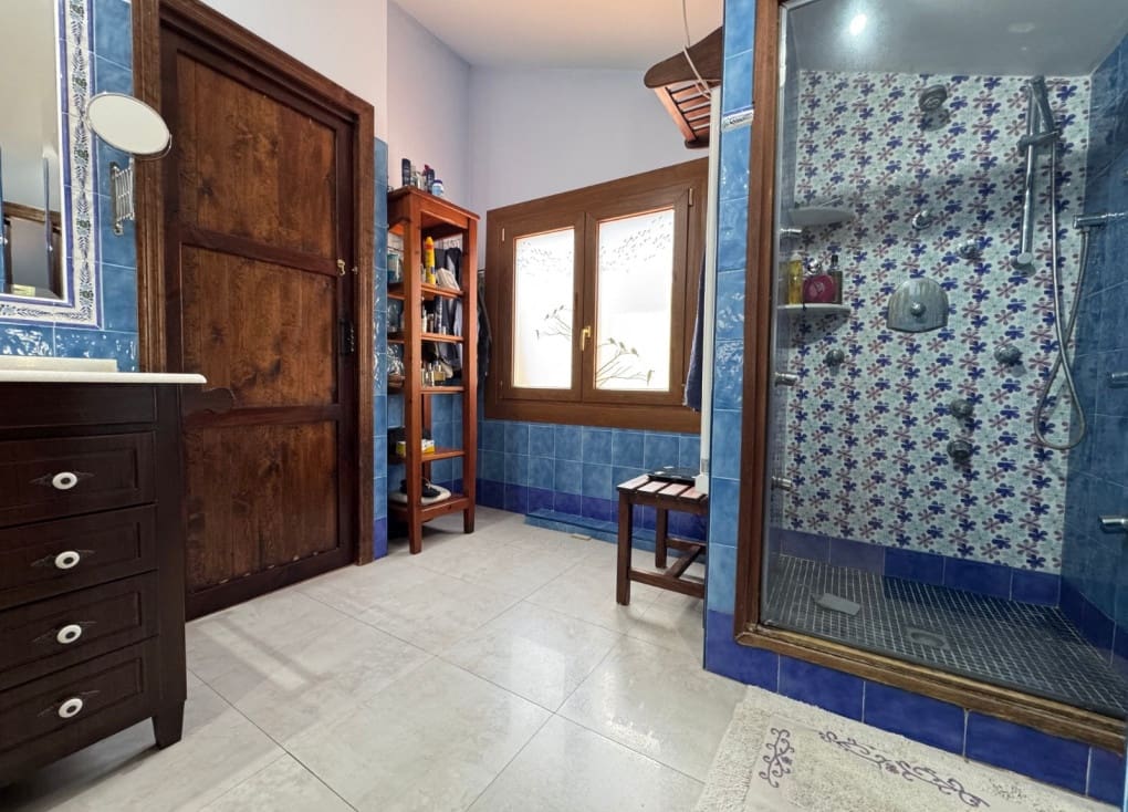 4 soveværelse Finca/Landehus til salg i Ojos med swimmingpool garage - € 636.300 (Ref: 9084813)