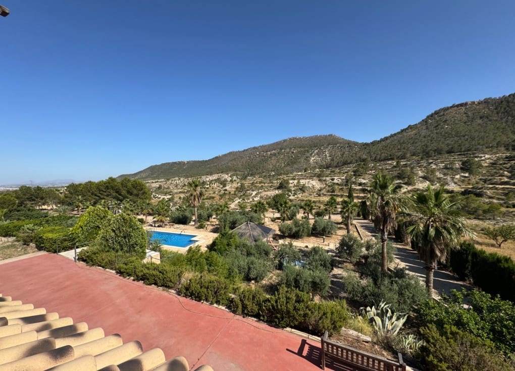 4 soveværelse Finca/Landehus til salg i Ojos med swimmingpool garage - € 636.300 (Ref: 9084813)