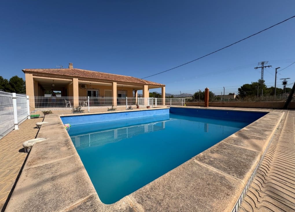 4 soveværelse Villa til salg i Molina de Segura med swimmingpool - € 256.000 (Ref: 9105264)