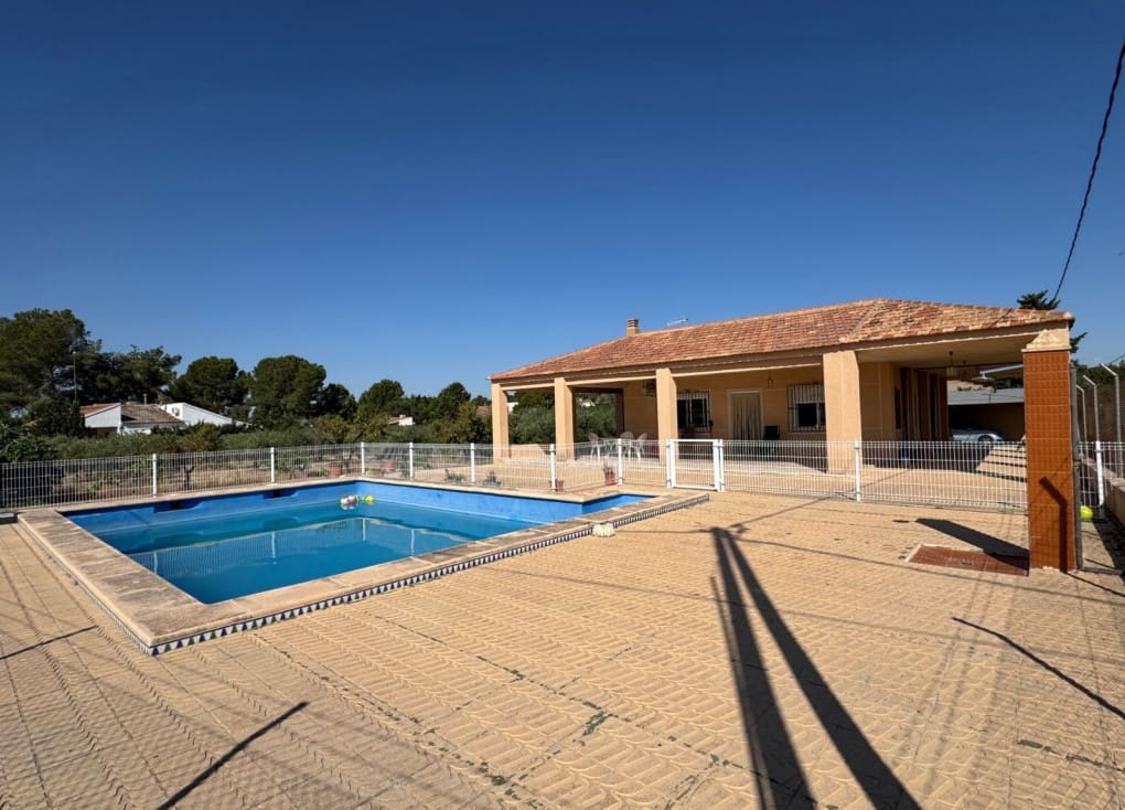 4 soveværelse Villa til salg i Molina de Segura med swimmingpool - € 256.000 (Ref: 9105264)