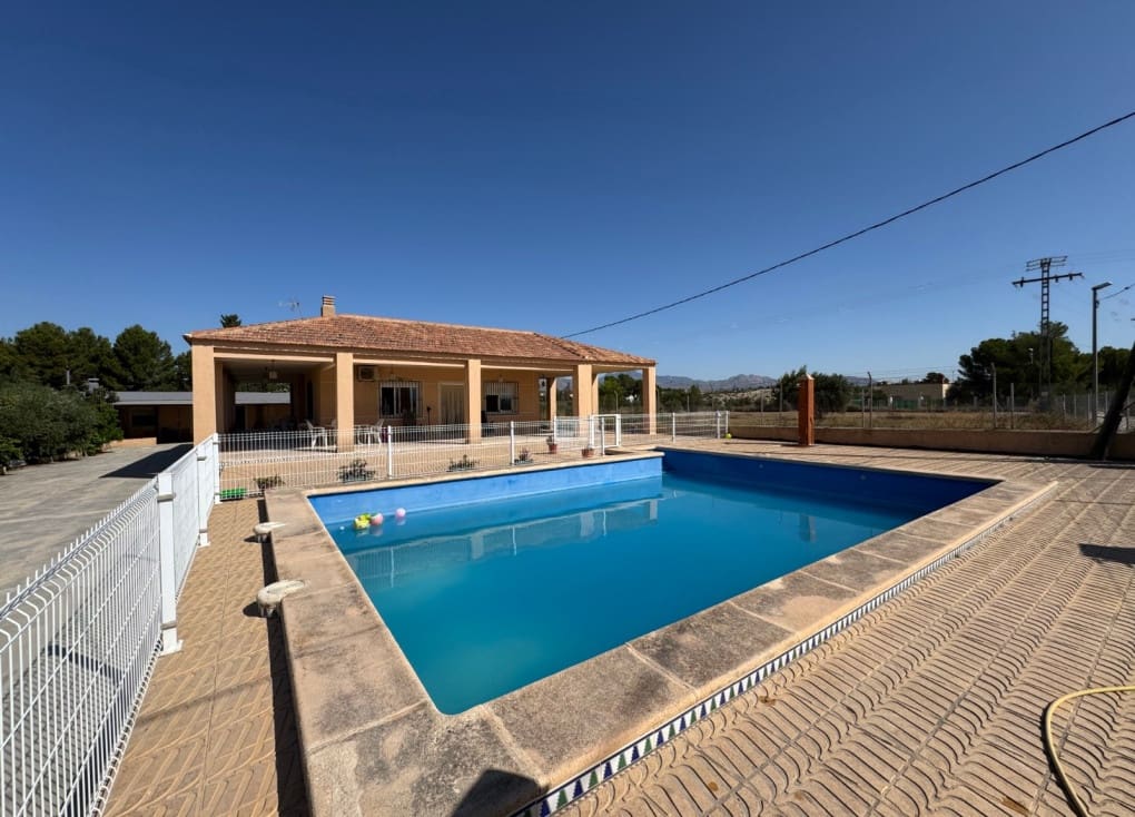 4 soveværelse Villa til salg i Molina de Segura med swimmingpool - € 256.000 (Ref: 9105264)