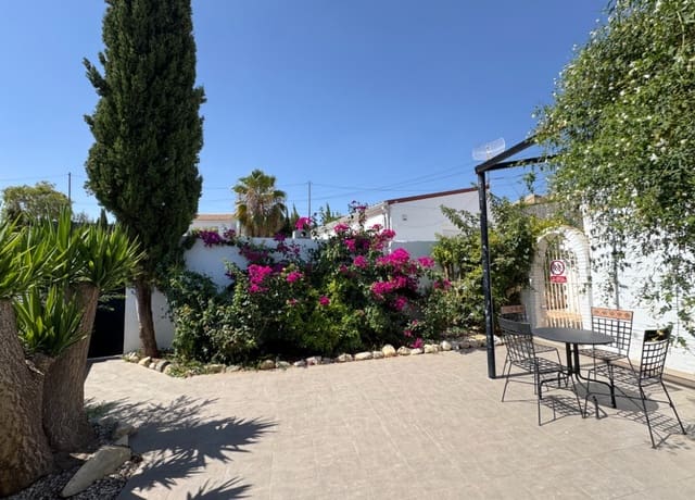 8 bedroom Villa for sale in Blanca with pool garage - € 599,000 (Ref: 9148025)