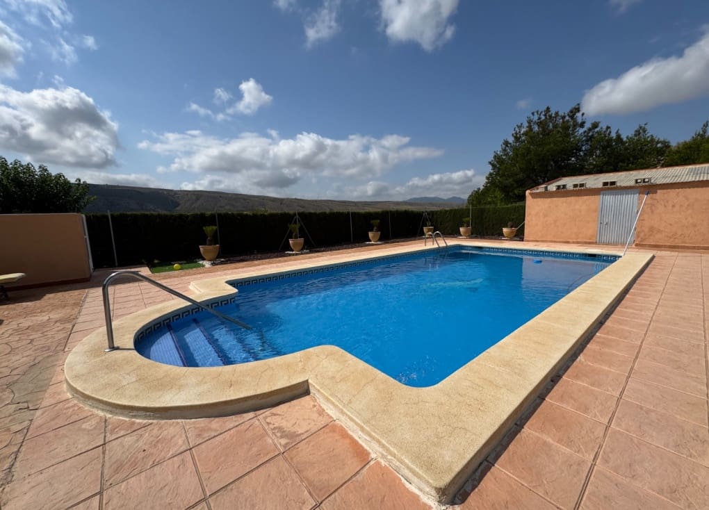 3 soveværelse Finca/Landehus til salg i Cieza med swimmingpool garage - € 219.000 (Ref: 9199868)