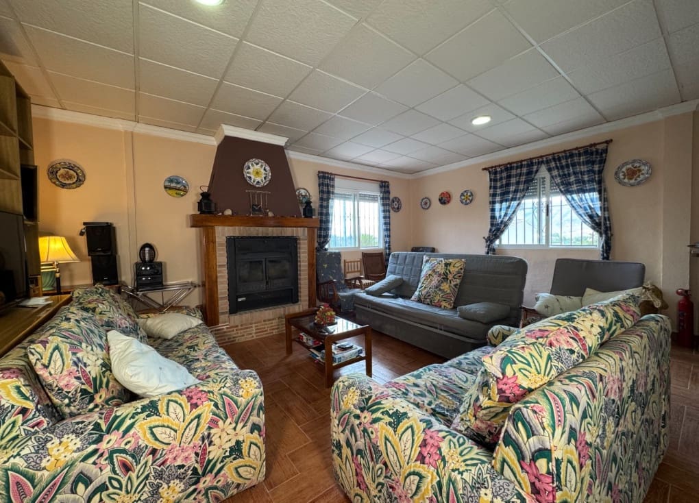 3 soveværelse Finca/Landehus til salg i Cieza med swimmingpool garage - € 219.000 (Ref: 9199868)