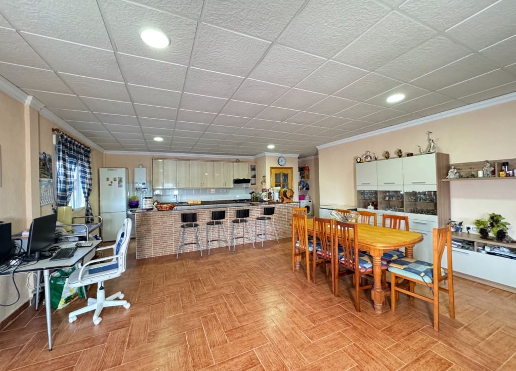 3 soveværelse Finca/Landehus til salg i Cieza med swimmingpool garage - € 219.000 (Ref: 9199868)