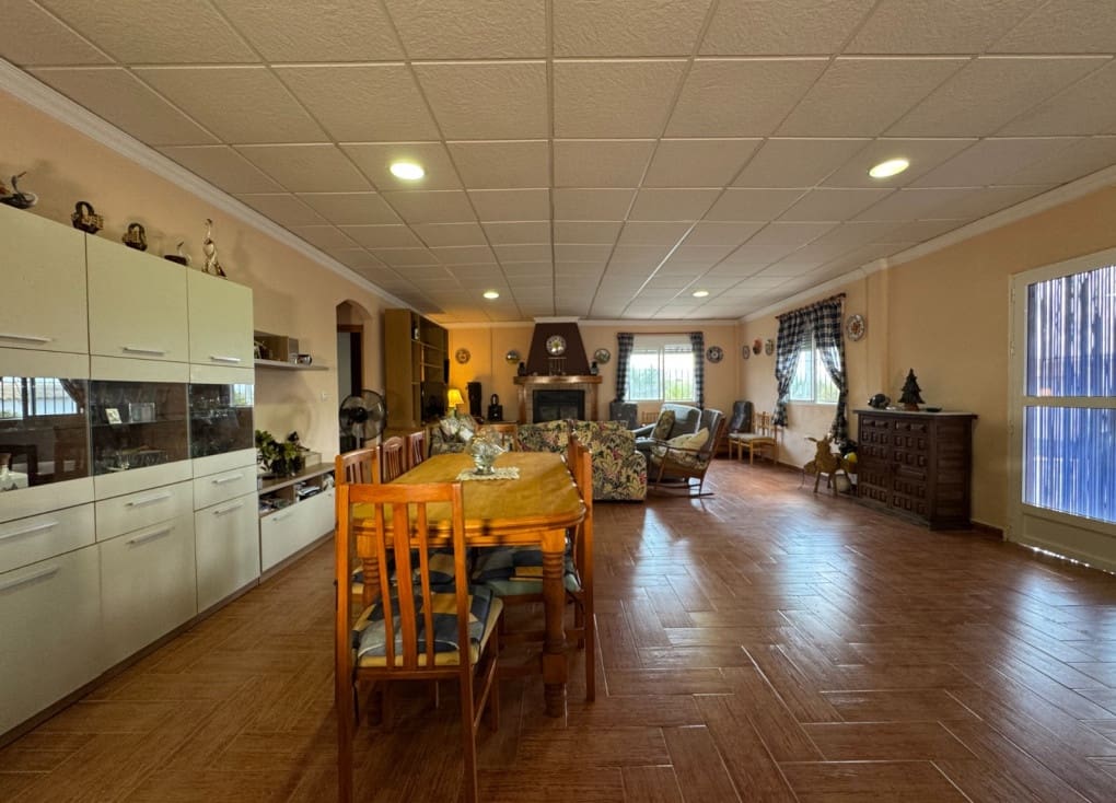 3 soveværelse Finca/Landehus til salg i Cieza med swimmingpool garage - € 219.000 (Ref: 9199868)