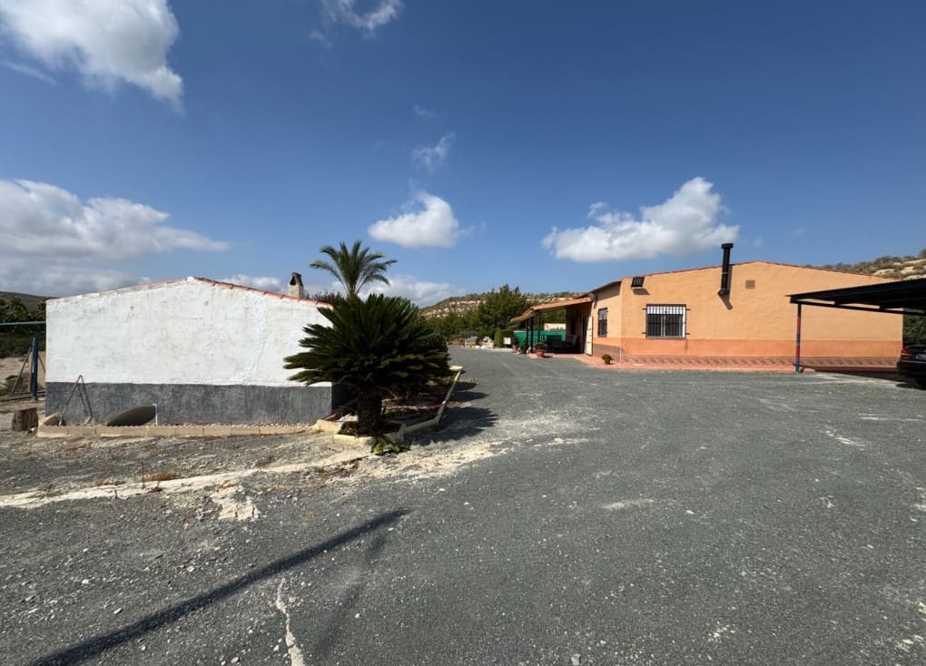 3 soveværelse Finca/Landehus til salg i Cieza med swimmingpool garage - € 219.000 (Ref: 9199868)