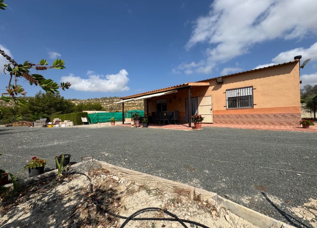 3 soveværelse Finca/Landehus til salg i Cieza med swimmingpool garage - € 219.000 (Ref: 9199868)