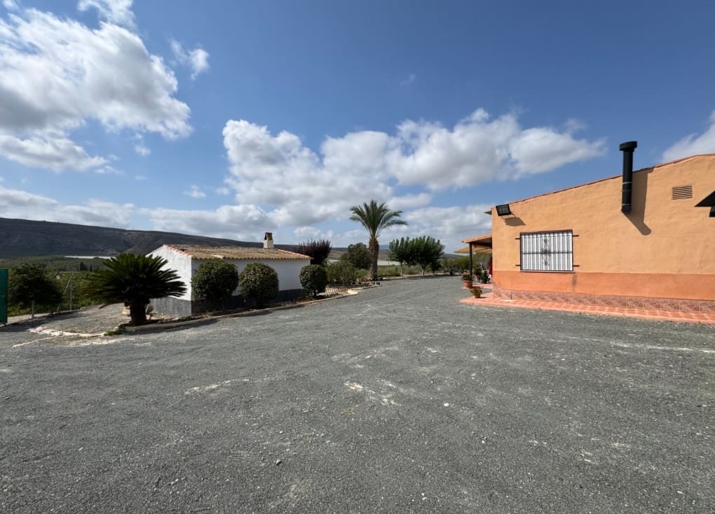 3 soveværelse Finca/Landehus til salg i Cieza med swimmingpool garage - € 219.000 (Ref: 9199868)