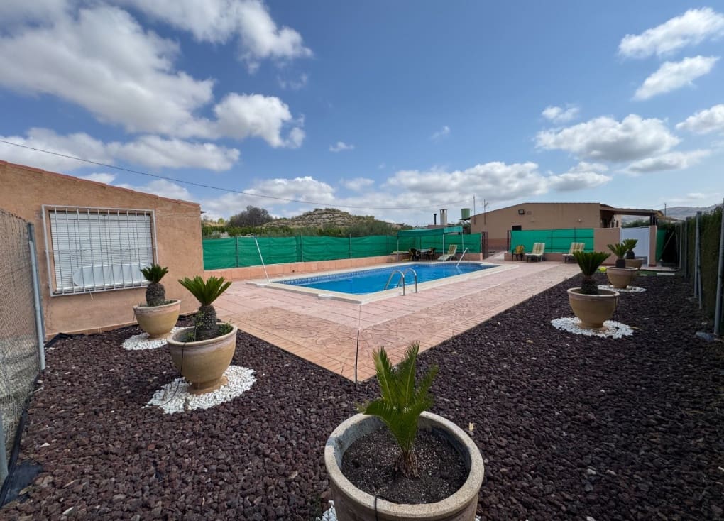 3 soveværelse Finca/Landehus til salg i Cieza med swimmingpool garage - € 219.000 (Ref: 9199868)