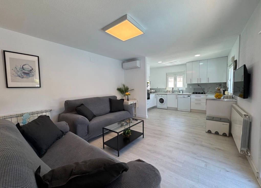 3 bedroom Villa for sale in Blanca with pool garage - € 224,000 (Ref: 9363543)