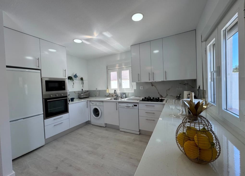 3 bedroom Villa for sale in Blanca with pool garage - € 224,000 (Ref: 9363543)