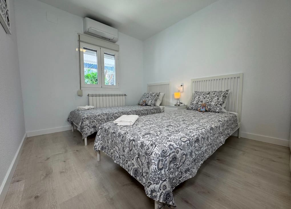 3 bedroom Villa for sale in Blanca with pool garage - € 224,000 (Ref: 9363543)