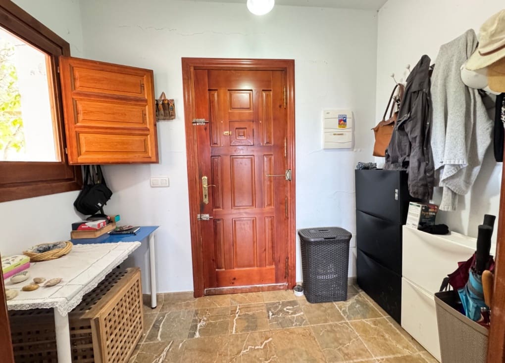 3 sypialnia Finka/Dom wiejski na sprzedaż w Ojos z garażem - 360 000 € (Ref: 9400210)