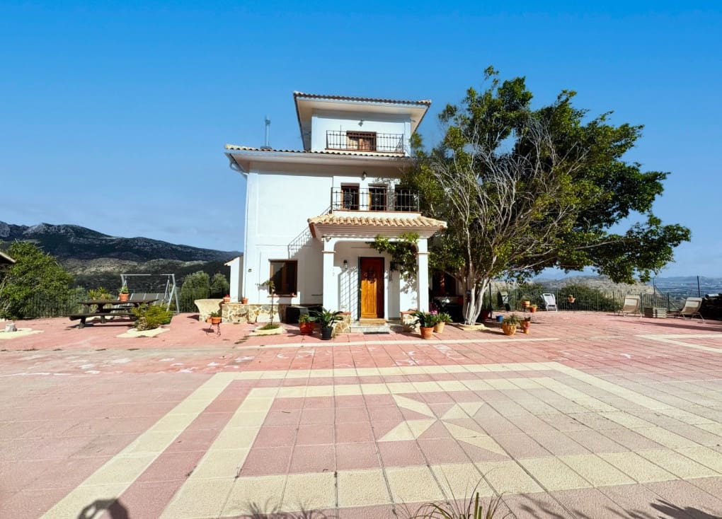 3 sypialnia Finka/Dom wiejski na sprzedaż w Ojos z garażem - 360 000 € (Ref: 9400210)