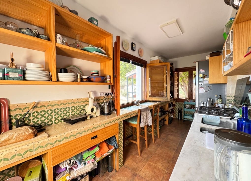 3 sypialnia Finka/Dom wiejski na sprzedaż w Ojos z garażem - 360 000 € (Ref: 9400210)