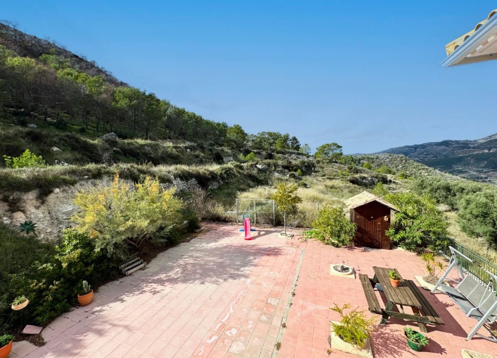 3 sypialnia Finka/Dom wiejski na sprzedaż w Ojos z garażem - 360 000 € (Ref: 9400210)