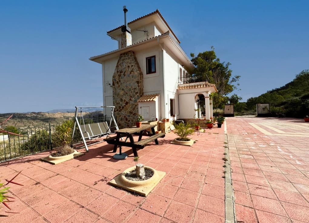 3 sypialnia Finka/Dom wiejski na sprzedaż w Ojos z garażem - 360 000 € (Ref: 9400210)