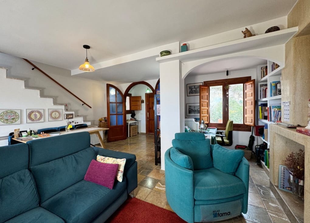 3 sypialnia Finka/Dom wiejski na sprzedaż w Ojos z garażem - 360 000 € (Ref: 9400210)