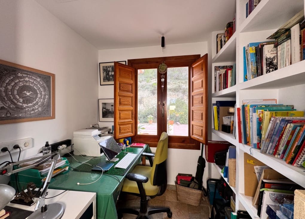 3 sypialnia Finka/Dom wiejski na sprzedaż w Ojos z garażem - 360 000 € (Ref: 9400210)