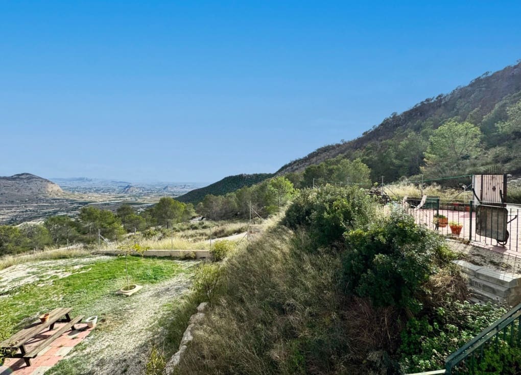 3 sypialnia Finka/Dom wiejski na sprzedaż w Ojos z garażem - 360 000 € (Ref: 9400210)