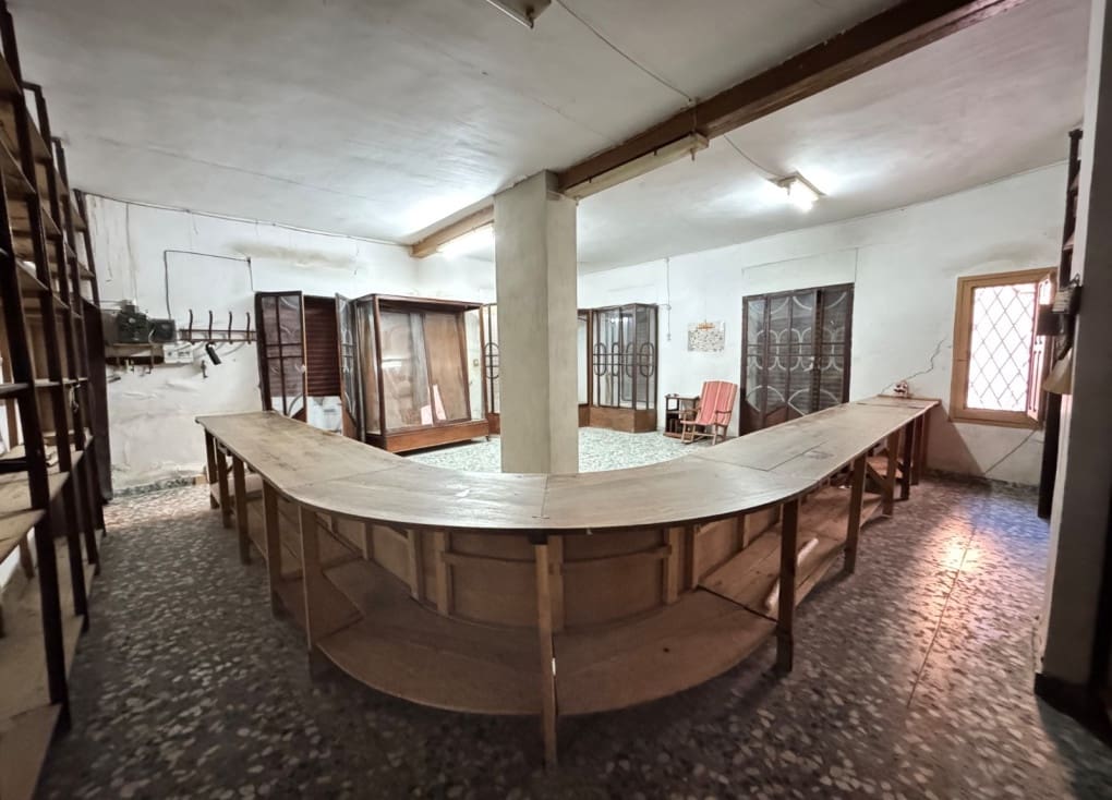 7 slaapkamer Huis te koop in Blanca - € 199.000 (Ref: 9406944)