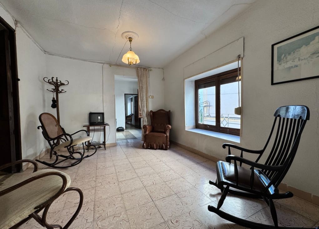 7 slaapkamer Huis te koop in Blanca - € 199.000 (Ref: 9406944)