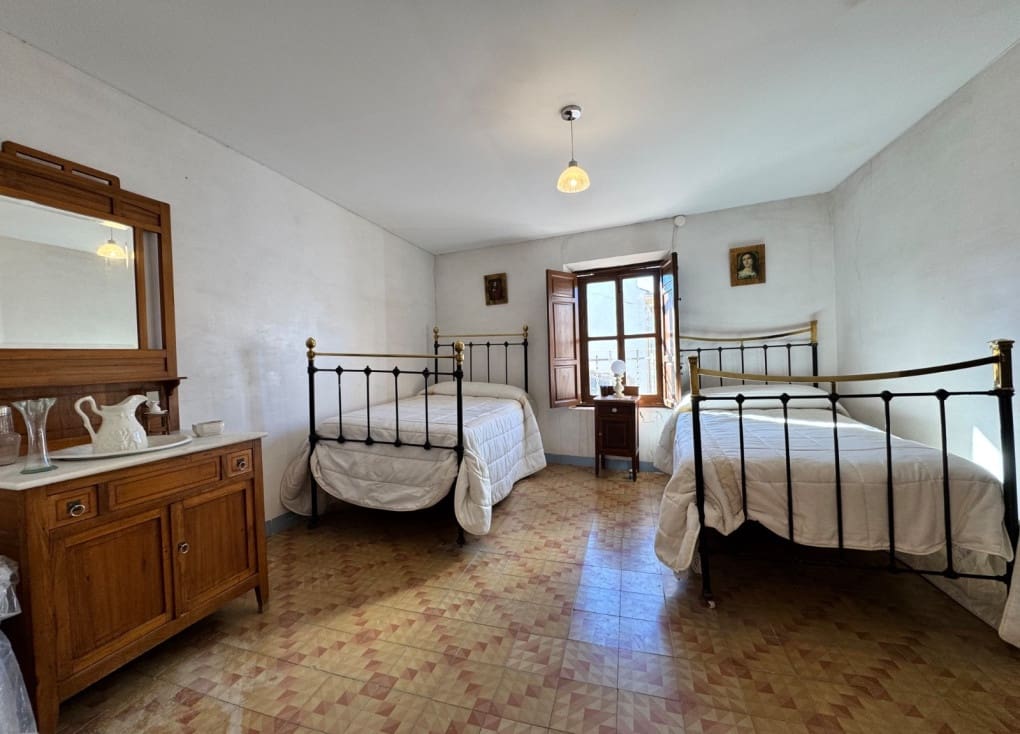 7 slaapkamer Huis te koop in Blanca - € 199.000 (Ref: 9406944)