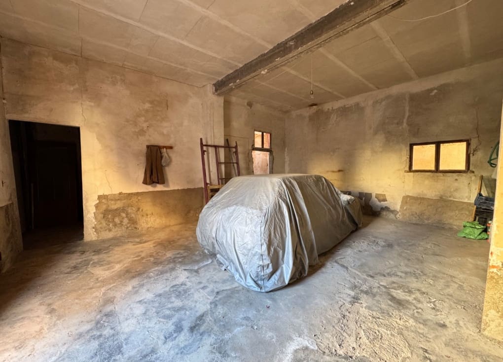 7 slaapkamer Huis te koop in Blanca - € 199.000 (Ref: 9406944)