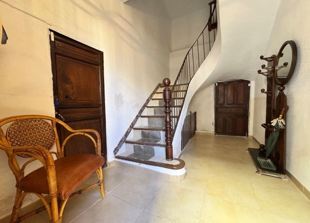 7 bedroom Townhouse for sale in Blanca - € 199,000 (Ref: 9406944)