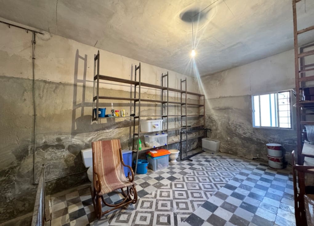 7 slaapkamer Huis te koop in Blanca - € 199.000 (Ref: 9406944)