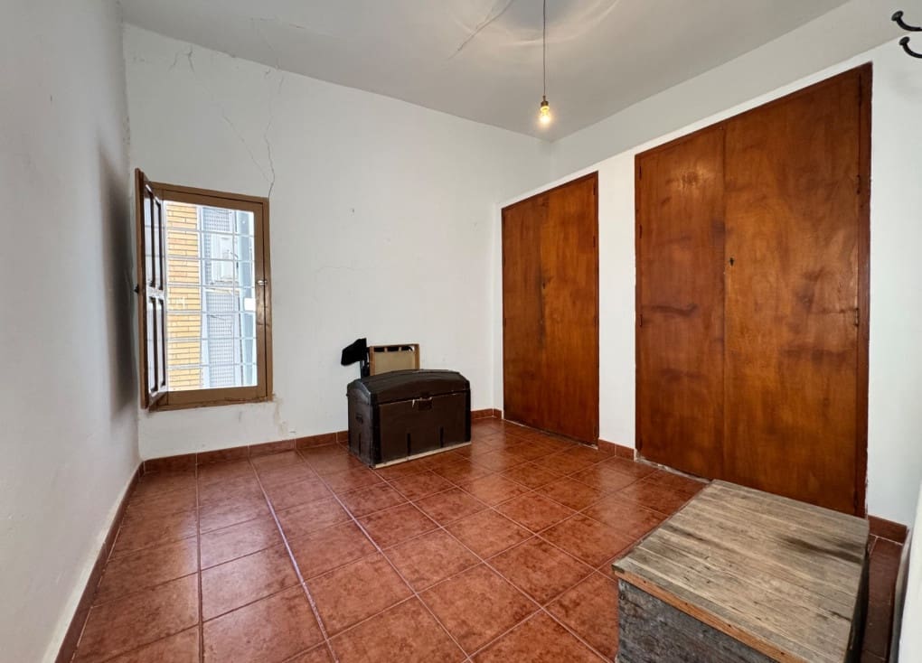 7 slaapkamer Huis te koop in Blanca - € 199.000 (Ref: 9406944)