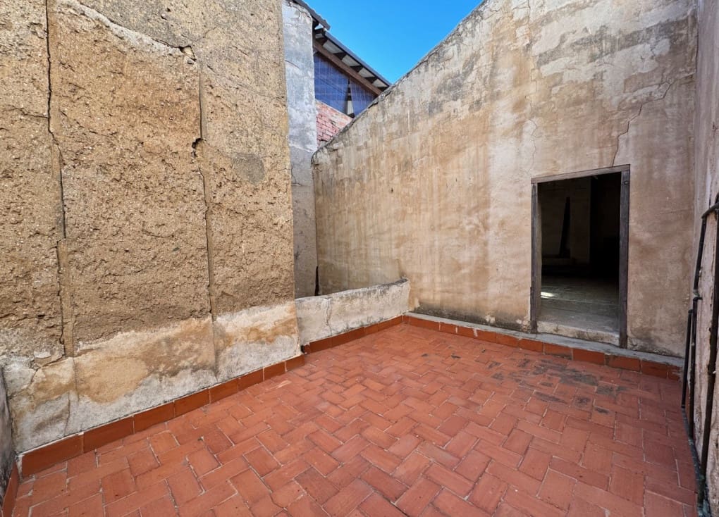 7 slaapkamer Huis te koop in Blanca - € 199.000 (Ref: 9406944)