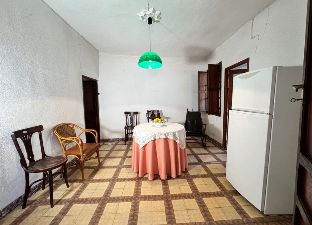 7 slaapkamer Huis te koop in Blanca - € 199.000 (Ref: 9406944)