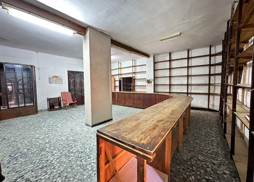 7 slaapkamer Huis te koop in Blanca - € 199.000 (Ref: 9406944)