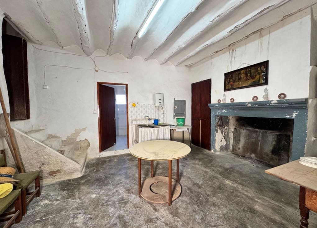 6 bedroom Finca/Country House for sale in Ricote with garage - € 110,000 (Ref: 9435159)