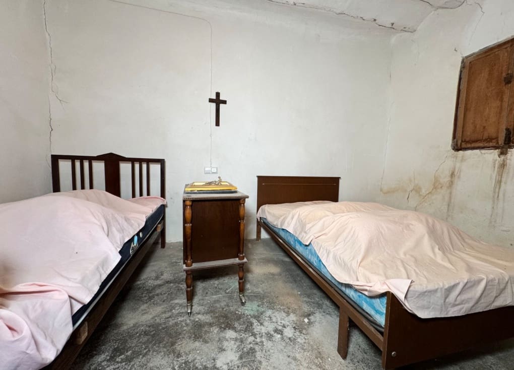 6 bedroom Finca/Country House for sale in Ricote with garage - € 110,000 (Ref: 9435159)